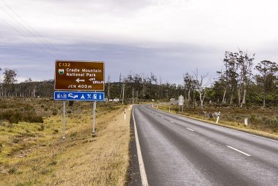 Left to Cradle Mountain