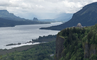 The Columbia river at Chanticleer Point