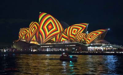 Vivid 2016 (Handheld from a ferry)