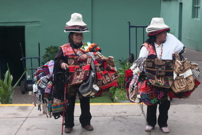 Vendeuses de chapeaux