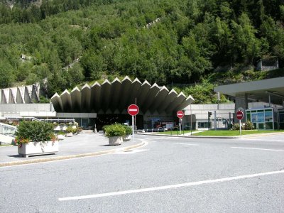 Entre du tunnel du Mont-Blanc ct FranceMount Blanc Tunnel french entrance