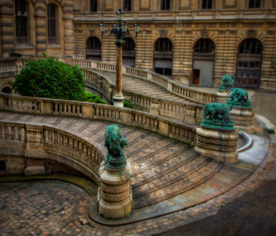 le-louvre-escalier.jpg