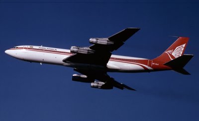 LGW MAR81 AIRLANKA B707.jpg