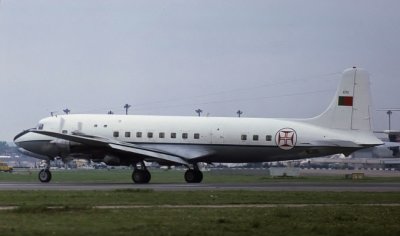 LHR MAY77 PAF DC6B.jpg