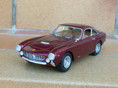 105 Maquette Ferrari 250GT Lusso