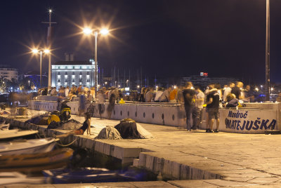 Split - 01:30 AM   party zone