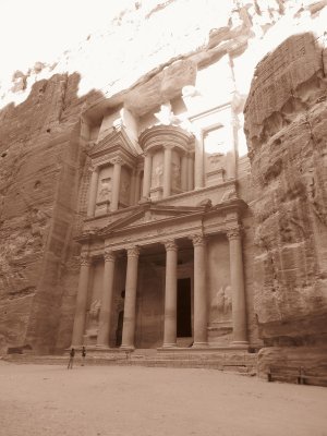 Treasary - Petra [sepia]