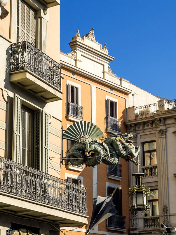 Dragon on the las Ramblas