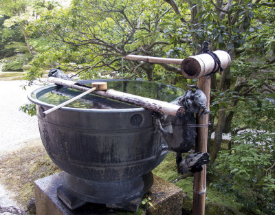 Fountain in the Sennyu temple garden
