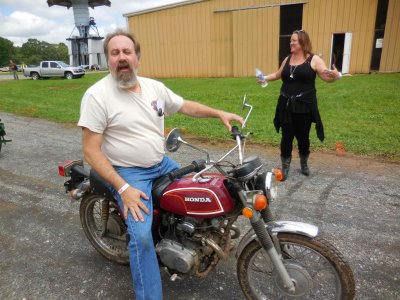 antique motorcycle show 5-21-16 15.JPG