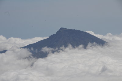 Gunung Rinjani dlm penerbangan ke Labuanbajo