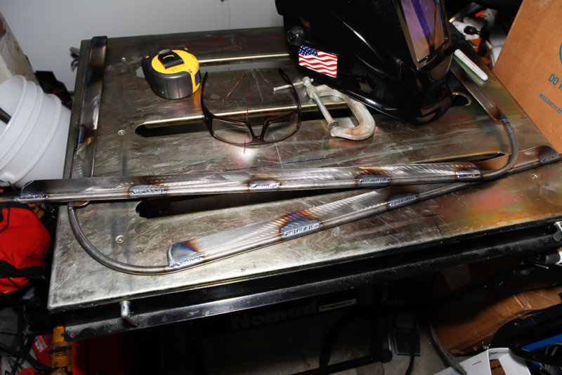 Flat bars welded on window rods