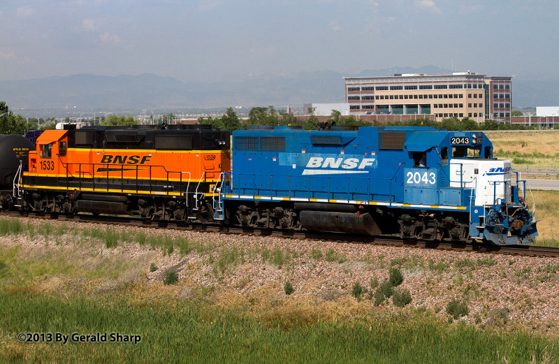 bnsf2053_east_smurf_at_west_barr.jpg