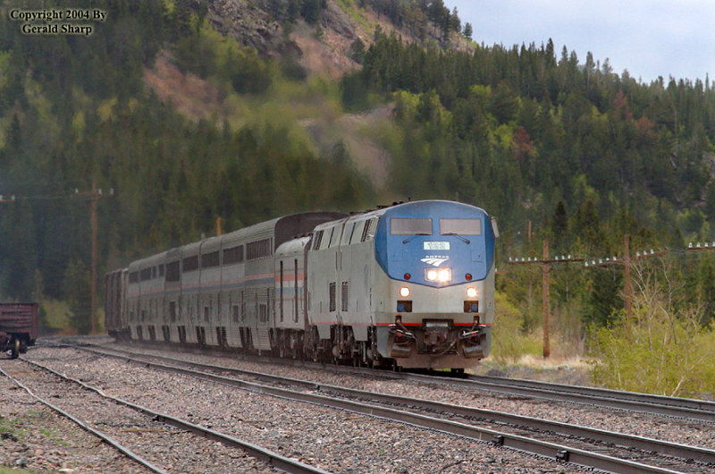 amtrak_5_at_east_portal.jpg