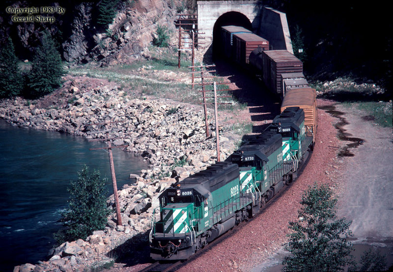 bn8028_at_tunnel_3.jpg