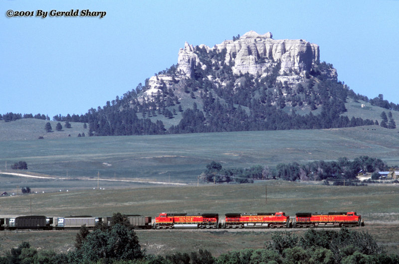 bnsf4343_east_on_crawford_hill.jpg
