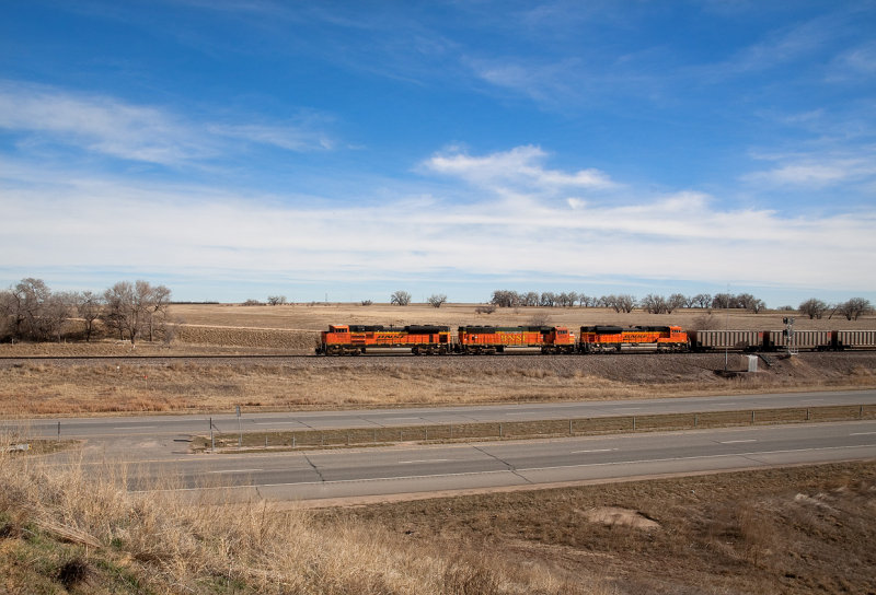 bnsf9163_east_near_hudson_co.jpg