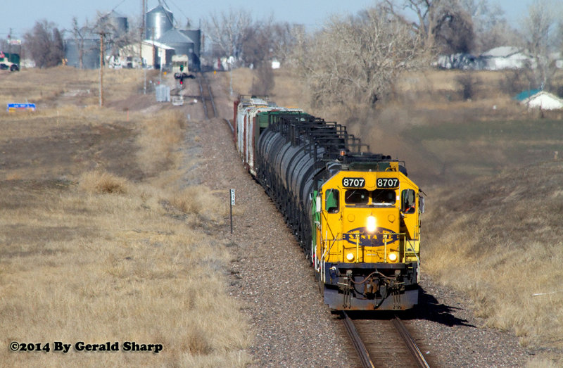bnsf8707_west_near_hudson_600mm.jpg