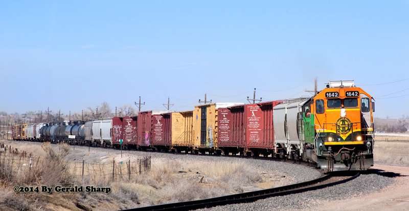 bnsf1642_south_longmont_switch_at_SSS_longs_peak.jpg