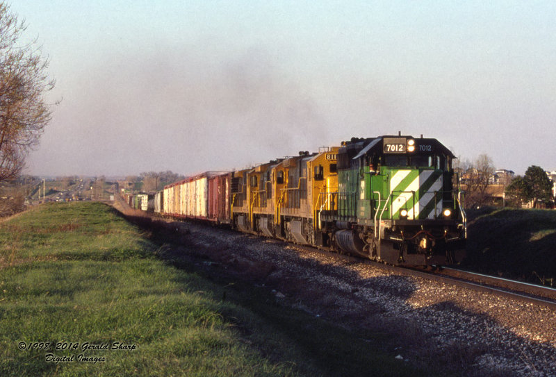 BNSF 7012 South At Gunbarrel, CO