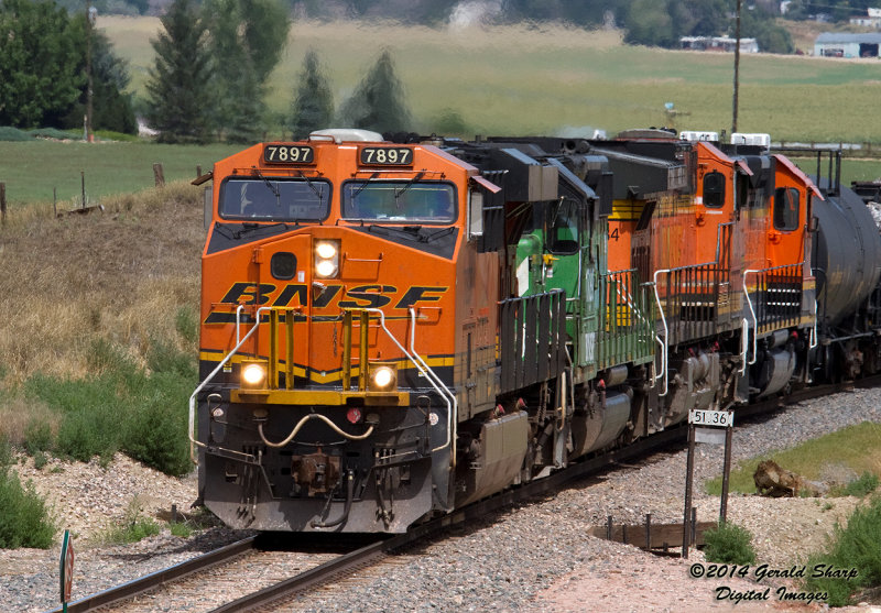 bnsf7897_south_cheden_at_nss_longs_peak_co2.jpg