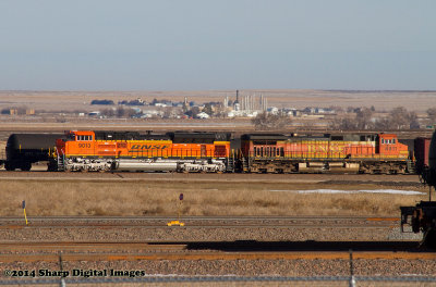 bnsf9013_loading_oil_at_tampa_co.jpg