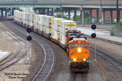 bnsf6991_west_at_union_station_kc_mo_2.jpg