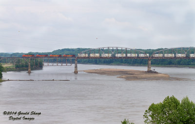 bnsf_east_on_sibley_river_bridge.jpg