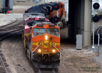 bnsf4043_west_at_union_station_kc_mo.jpg