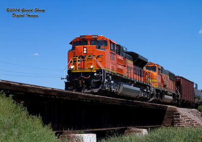 bnsf8568_west_near_hudson_co.jpg