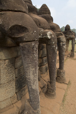 _3170 Angkor Thom Terrasses des lphants.jpg