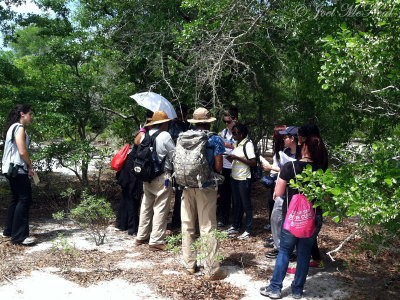 Lesson on fire ecology at Ohoopee Dunes with Malcolm Hodges