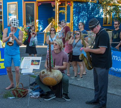 Impromptu Jam

Some passing musicians join Will Dudley on his Kora, a West Africian harp.

You can hear Will play it here:

http://willdudleykora.bandcamp.com/