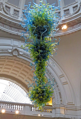 Chihuly at V&A. Is there anyplace that doens't have one of his sculptures?