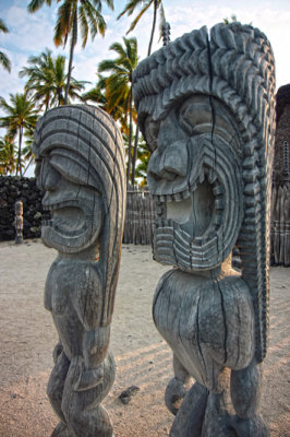 Statues at Pu'uhonua o Honaunau