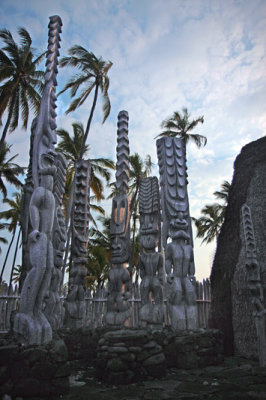 Statues at Pu'uhonua o Honaunau
