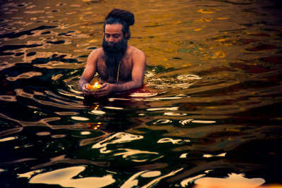 Varanasi-7122-tint.jpg