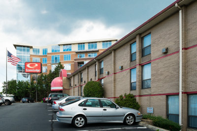 Econolodge at the Intersectrion of Washington and the W&OD Trail