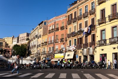 Cagliari, piazza Yenne.jpg