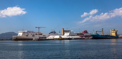 transports maritimes port de Cagliari.jpg