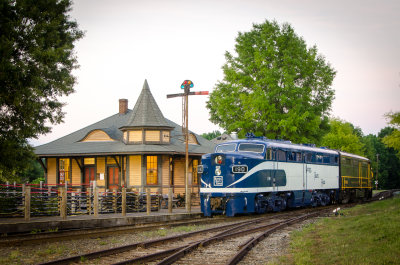 NKP 190 and CN 6789 at Barber Junction Depot