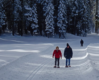DSCN0333-ConnieDave-Snowshoeing.jpg