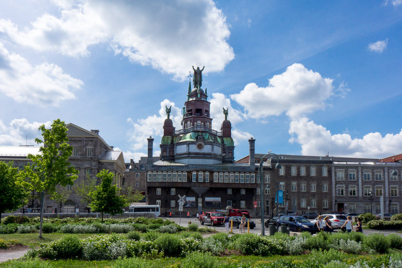 Vue arrière de la chapelle Notre-Dame-de-Bon-Secours, Montréal (Québec).