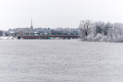 Pointe-Gatineau (église Saint-François-de-Sales et pont Lady-Aberdeen)