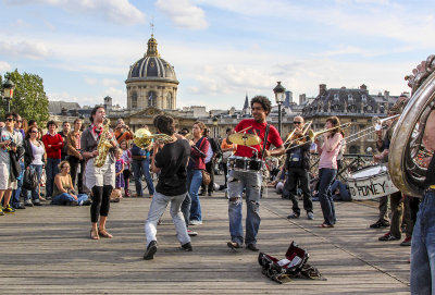 Street Band on the Passerelle IMG_4089r1600.jpg