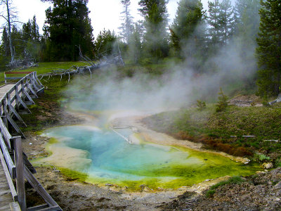Yellowstone geyser basin IMG_0822r1200.jpg