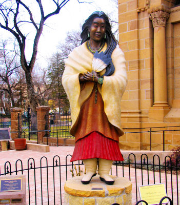 Monument to Indian woman who became a saint IMG_2041r1200.jpg