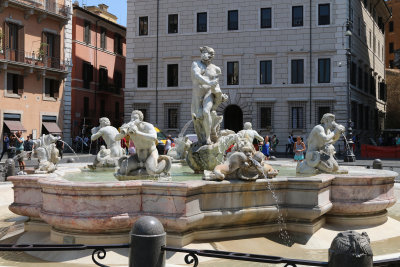 Fontana del Moro in Piazza Navona IMG_08871600.jpg