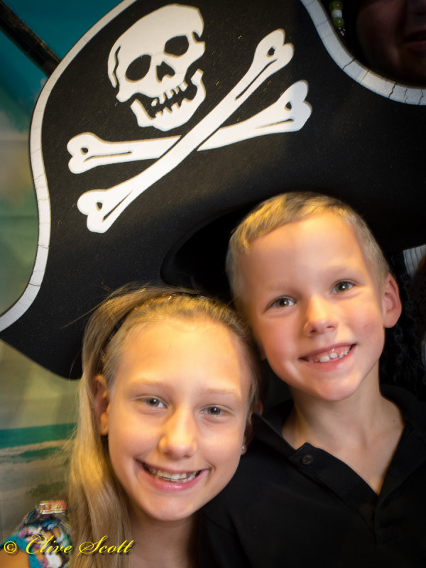 Pirates and Mermaids at Truets Luau