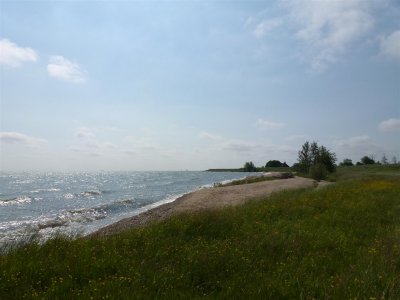 Strandje langs het IJsselmeer